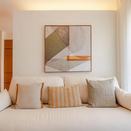 Stylish & Spacious By Hostwise