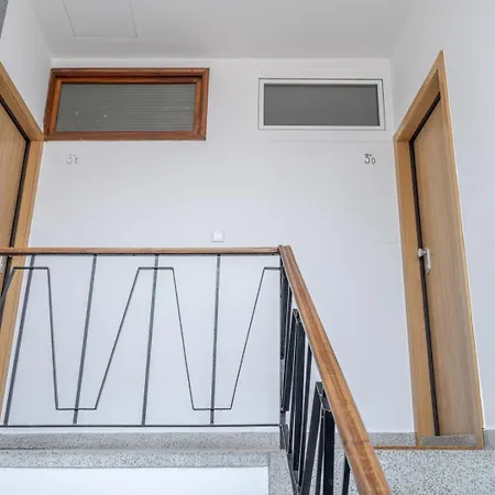 Stylish & Spacious By Hostwise Apartman