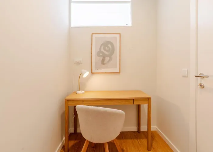 Apartment Stylish & Spacious By Hostwise