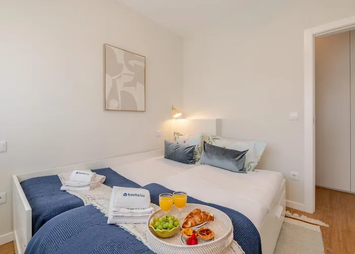 Stylish & Spacious By Hostwise Apartment