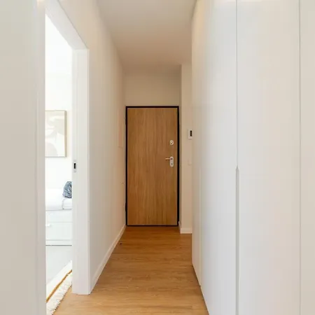 Stylish & Spacious By Hostwise