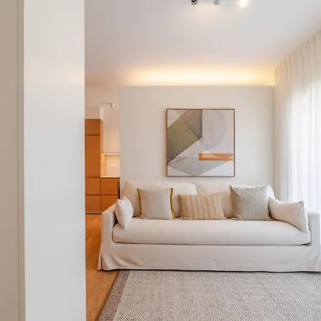 Stylish & Spacious By Hostwise