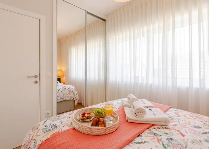 Stylish & Spacious By Hostwise *