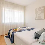 Apartment Stylish & Spacious By Hostwise *