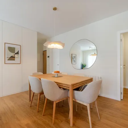 Apartman Stylish & Spacious By Hostwise *