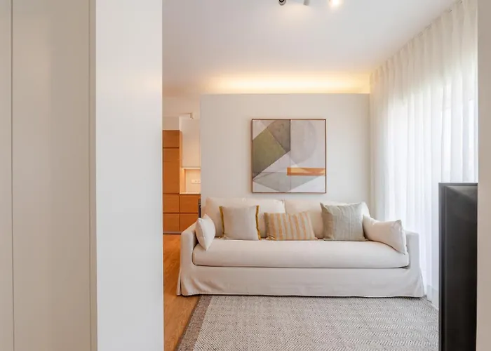 Stylish & Spacious By Hostwise